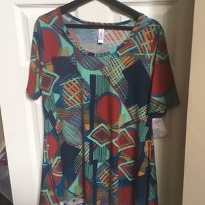 Large Lularoe Perfect T
